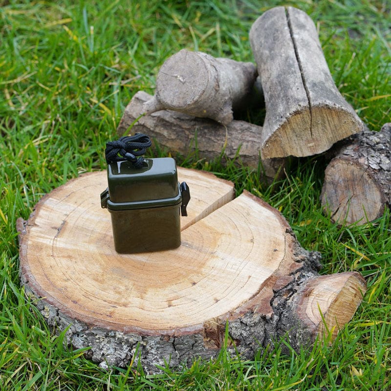 Travel toothbrush can be plugged together