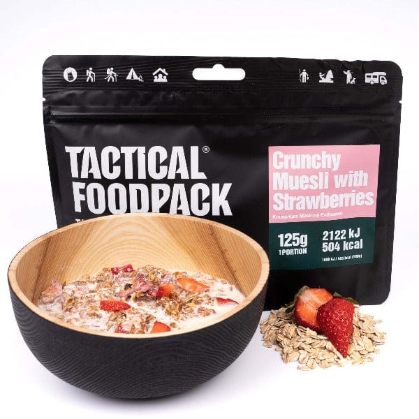 Knuspriges Müsli mit Erdbeeren / Crunchy Muesli with Strawberries | Tactical Foodpack