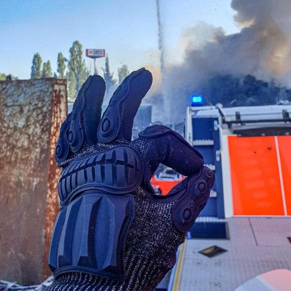 n5sp handschuhe N5SP Black Schnittschutz Handschuhe mit Handschuhhalter